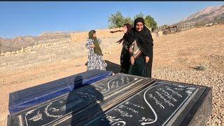 Nomadic Life: Mourning and Visiting His Mother’s Grave – A Journey of Love and Loss 