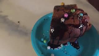 How to decorate a piece of cake!!