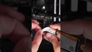 Do NVMe heatsinks and stickers make a difference? #NVMe #pcbuild #pcieGen5