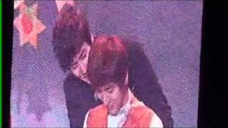 [Clear] 101106 Super Junior 5th Anniversary Party - Kyuhyun kissing and hugging Leeteuk