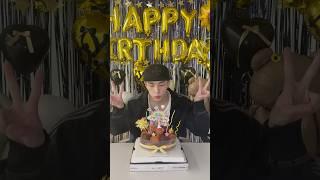 It's 's birthday #StrayKids #스트레이키즈 #현진 #Hyunjin #HappyHyunjinDay #YouMakeStrayKidsStay