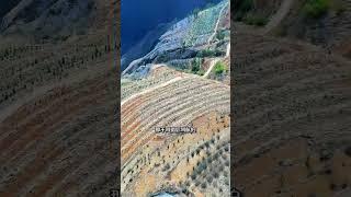 The most dangerous cliff-hanged road in China