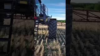 Somethings off. #uhoh #caseih #farming #canada #farm #farmer #saskatchewan #sprayer #patriot #sendit