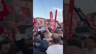 CHP'nin Esenler'de düzenlediği mitinge "İmamoğlu'na özgürlük" yazılı postere polis engeli.