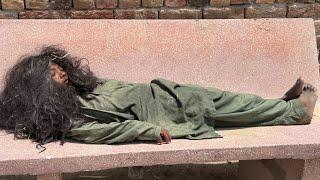 9-Year-Old Homeless Girl’s First Haircut Transformation"