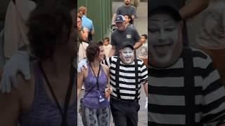 Tom mime SeaWorld they didn’t expect this  #seaworldmime