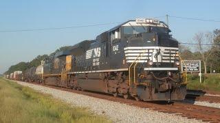 HD: NS 1042 leads CSX Q679-28 in Fairburn, GA