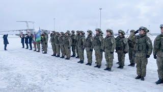 Торжественная встреча военнослужащих на аэродроме Чкаловский