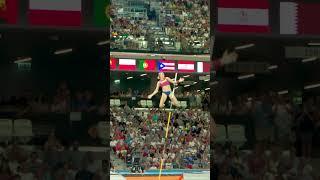 Gold medal winning clearance for Katie Moon in women’s pole vault #shorts #athletics #polevault