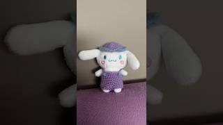 crocheting an outfit for my mini cinnamoroll plush!