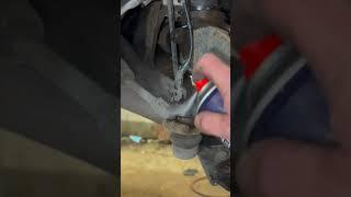 Track rod end removal #mechanic #mechaniclife #mechanicproblems #diydaly #vehicletechnician