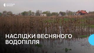 Шукають нові городи і ловлять карасів: як живе підтоплена Коробівка