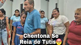 Tutis Lloro Amargamente El Convivió Alo Chapin|Chentona No parab de Reírse   Asus Espaldas?