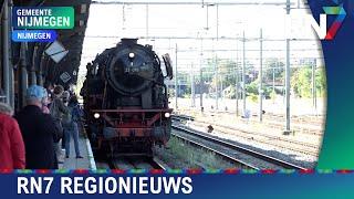 Oude stoomtrein rijdt station Nijmegen binnen  ||  RN7 REGIONIEUWS