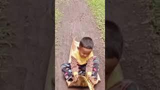 Tarik upih,tarik pelepah pinang#shortsvideo #shorts,AdeAnakDesa