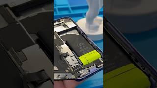 Это КАПЕЦ товарищи 🫣iPhone 12 mini замена аккумулятора