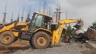 JCB Xpert Unloading  Dangerous  JCB Jumping Excavation