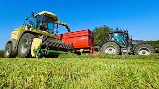 KRONE Big X 630 OptiMaize bei Grasernte mit Fendt 720 Vario & Valtra N 174