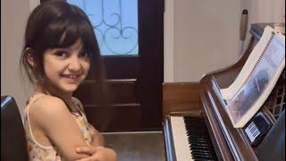  Storytime with Elena presents a special musical moment! #bellaciao #piano #pianoperformance