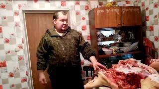 Забой свиньи. Кабанчик оказался мясной.