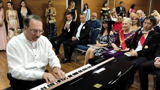 Maestro Daniel Kramer - Performance at the Royal gala dinner