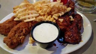 Trying Pluckers Maple Chipotle flavor Wings/Tenders