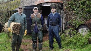 'Straw & Oak' Traditional cider pressing in Devon , UK.