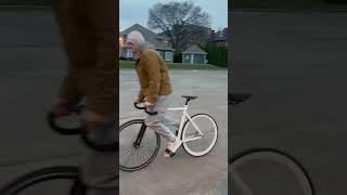 Skid on a fixie #fixedgear