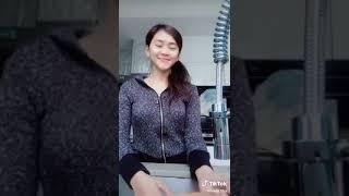 Awek cantik belajar melancap