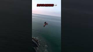 Girls Vs Boys Bike Riding / #rider #edit #biker #stunt #troolface #trending