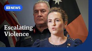 NT Chief Minister and Police Commissioner fly to Alice Springs to address crime I ABC News