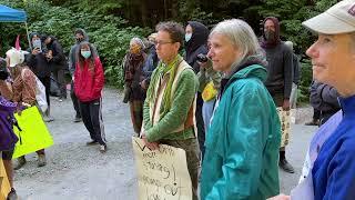 Amalia Schelhorn gives great speech at the blockade.