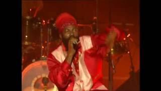 Capleton - Stay Far From Trouble  Paris Zénith 2003