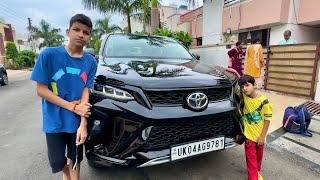 Finally Ghar Pohoch Gaya  New Black Fortuner Leke