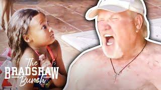 Terry Bradshaw Gets His Back Waxed By His Family | The Bradshaw Bunch | E!