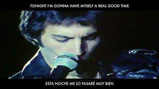 Queen - Don't Stop Me Now (Lyrics In Spanish & English / Letras en Inglés y en Español)