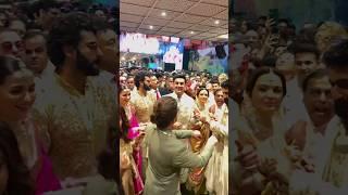 Ranbir Kapoor dancing to Chaiyya Chaiyya with Shah Rukh Khan at Anant Radhika Wedding 