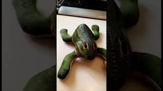 ЖАБА — МЕРТВОРОЖДЕННАЯ ИГРУШКА