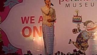 JEANETTE  AW