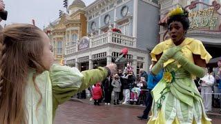 Prince Naveen gives Tiana a rose #disney #disneyland #disneylandparis #dlp #tiana