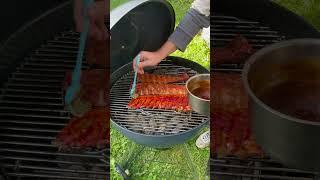 Глазируем свиные ребрышки на угольном гриле Weber