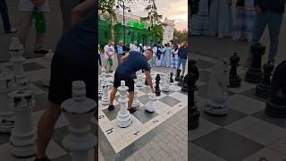 Baku AzerbaijanBaku BoulevardYoung people playing chess#baku#azerbaijan#short#shorts#trend#bakı