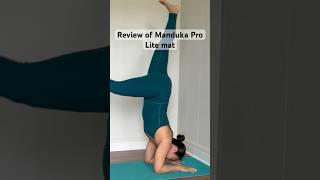 Manduka Pro Lite mat review #mandukayoga #yogamat #review #yogaprops #yogaforbeginners #yoga #mat