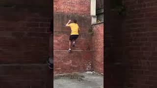 Faster climb on the wall #parkourshort #freerunning