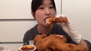 집 앞 옛날통닭이 땡겨서...하이볼이랑 같이 먹으니까 맛이땨 완전 바삭바삭,,,!!! | 통닭먹방 이팅사운드 ASMR