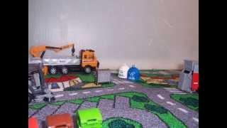 TOY GARBAGE TRUCKS /NWD/ IN INCKS CITY B.C. Canada - Animation