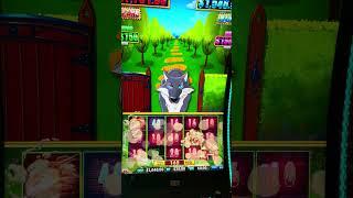 Have you ever seen the WHEEL flip over on Huff and Even More Puff?! #casino #slots #jackpotjslots