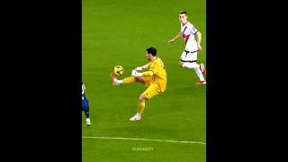 When Goalkeepers Gets Bored 