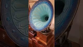 Old time gramophone music!