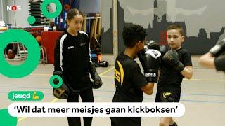 Laila van 14 is kickboks-trainer: 'Probeer kinderen sterker te maken'